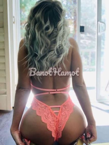 Hot sex with escort service girls