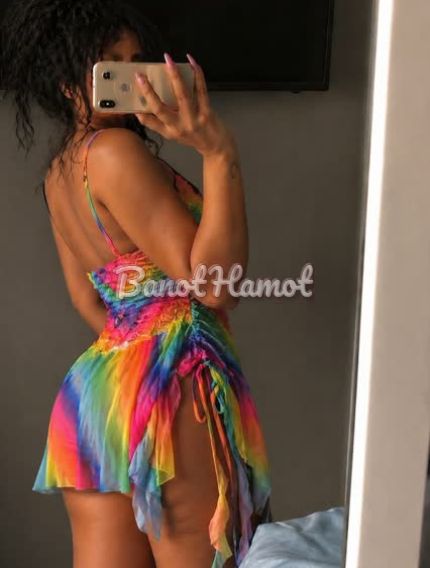 Hot sex with escort service girls